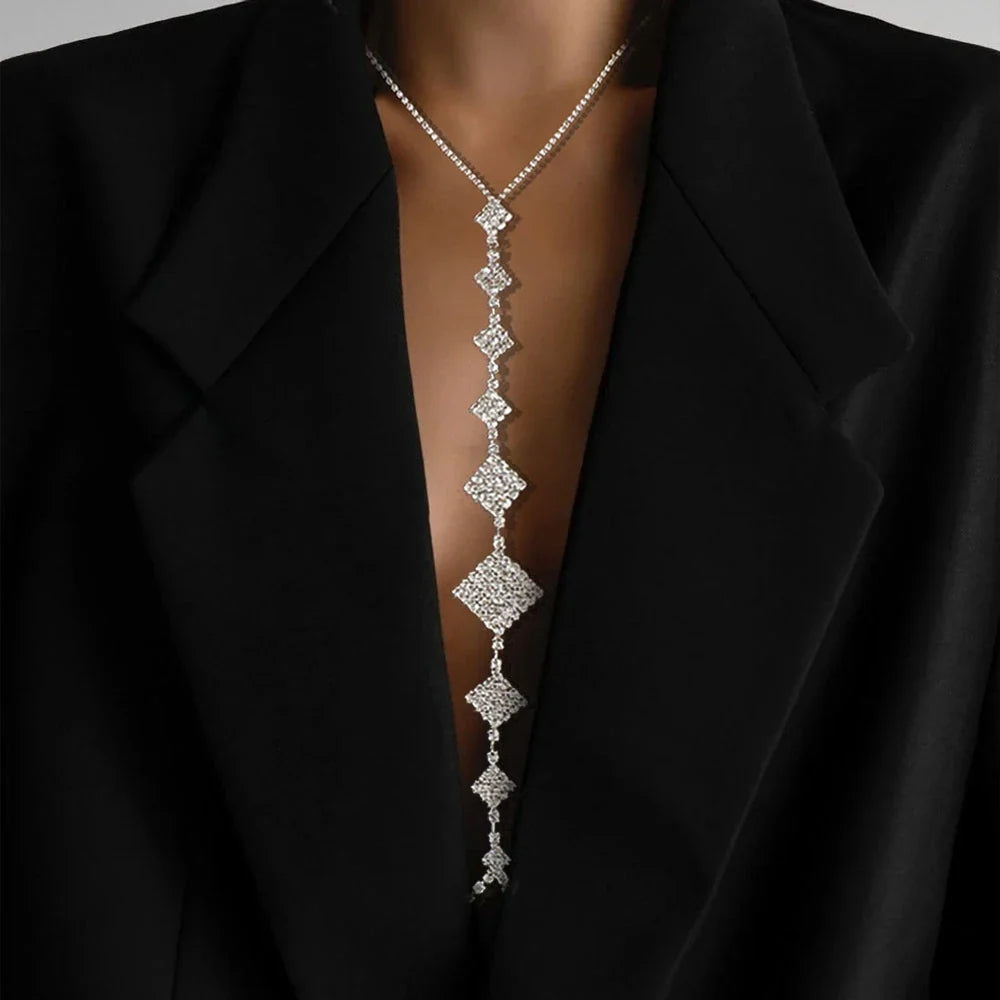 Collar tipo cadena corporal